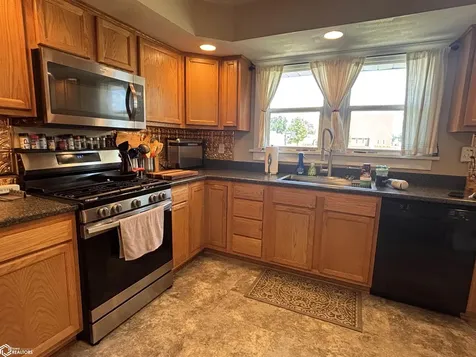 2917 Avenue L Fort Madison IA 52627