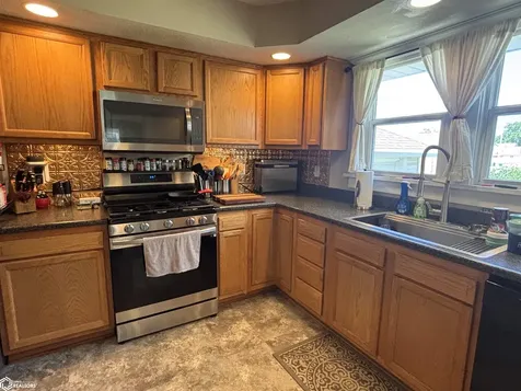 2917 Avenue L Fort Madison IA 52627