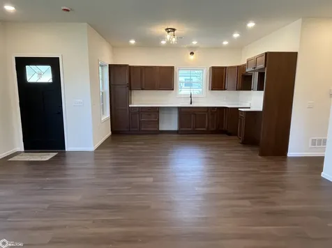 522 S 3rd Street Albia IA 52531
