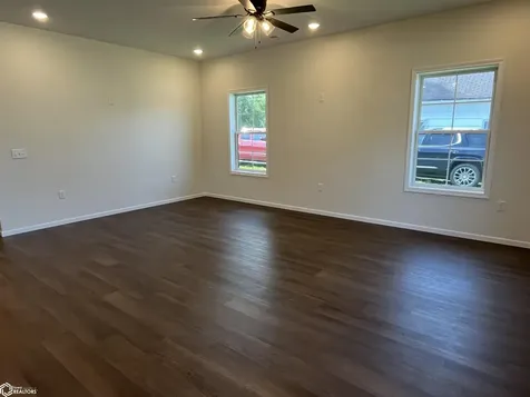 522 S 3rd Street Albia IA 52531