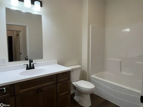 522 S 3rd Street Albia IA 52531