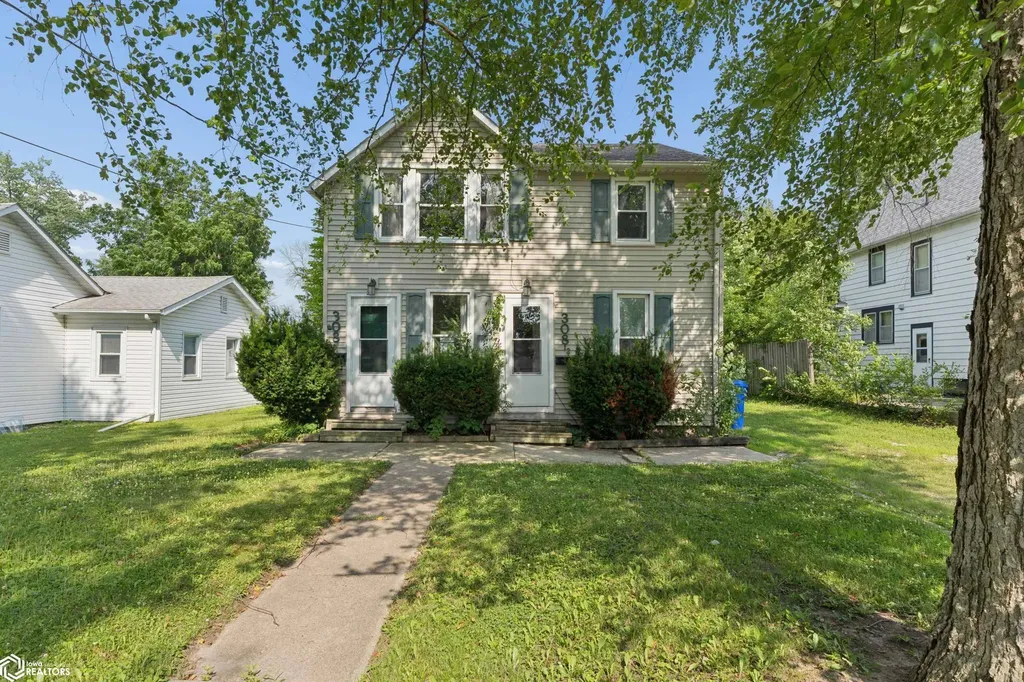 308 S 12th Street Clear Lake IA 50428