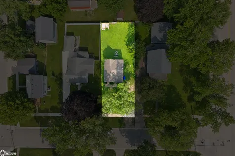 308 S 12th Street Clear Lake IA 50428
