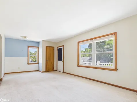 111 Rosenberger Avenue Oskaloosa IA 52577