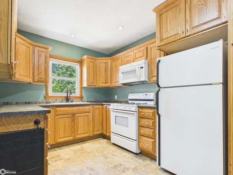 111 Rosenberger Avenue Oskaloosa IA 52577