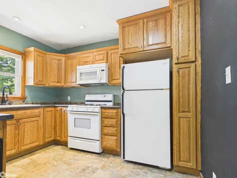 111 Rosenberger Avenue Oskaloosa IA 52577