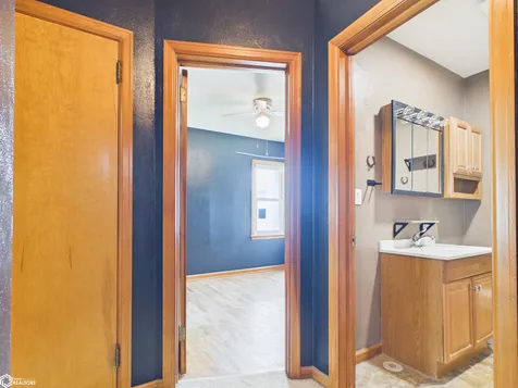 111 Rosenberger Avenue Oskaloosa IA 52577
