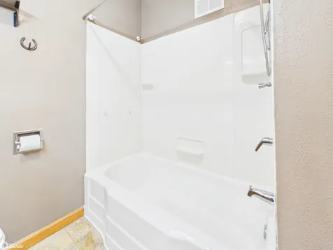 111 Rosenberger Avenue Oskaloosa IA 52577
