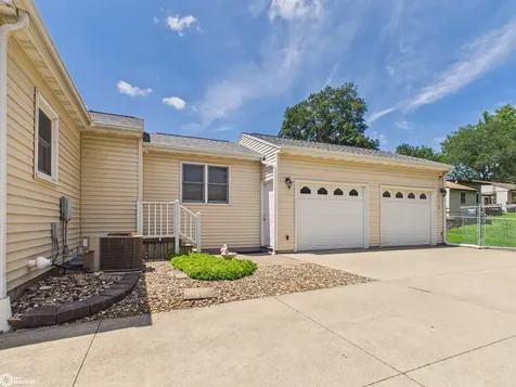 111 Rosenberger Avenue Oskaloosa IA 52577
