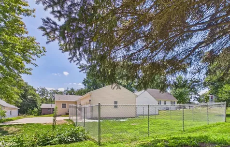 111 Rosenberger Avenue Oskaloosa IA 52577