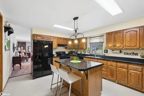 2714 Arnold Drive Marshalltown IA 50158