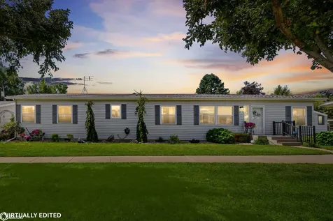2714 Arnold Drive Marshalltown IA 50158