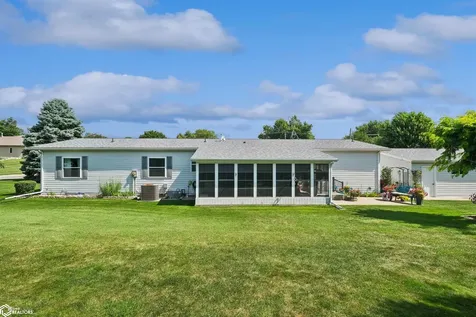 2714 Arnold Drive Marshalltown IA 50158