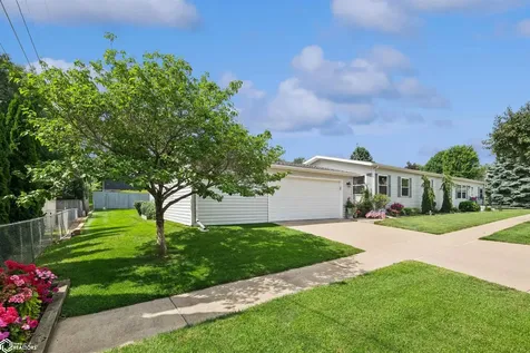 2714 Arnold Drive Marshalltown IA 50158