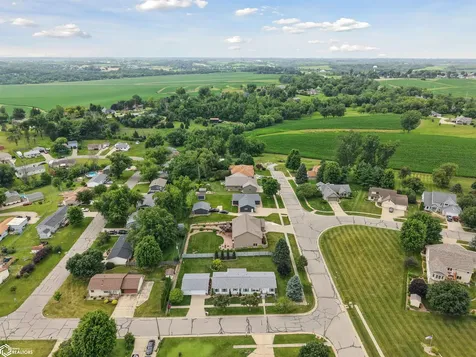 2714 Arnold Drive Marshalltown IA 50158