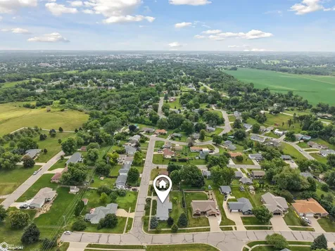 2714 Arnold Drive Marshalltown IA 50158