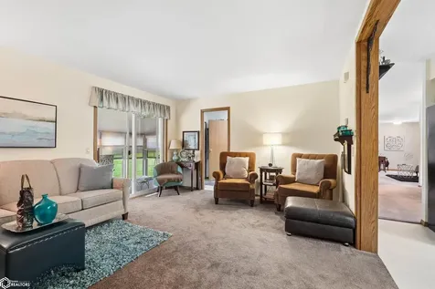 2714 Arnold Drive Marshalltown IA 50158