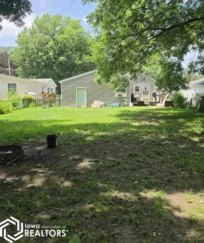 1100 N H Street Oskaloosa IA 52577-1634