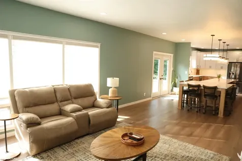 2212 Carbonado Road Oskaloosa IA 52577