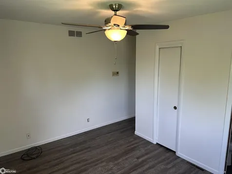 2212 Carbonado Road Oskaloosa IA 52577