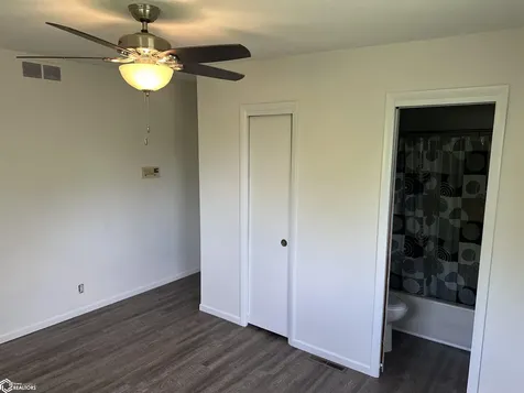 2212 Carbonado Road Oskaloosa IA 52577