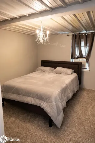 2212 Carbonado Road Oskaloosa IA 52577