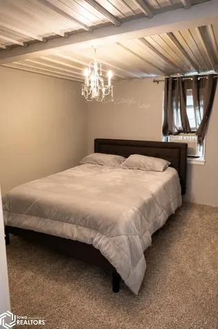 2212 Carbonado Road Oskaloosa IA 52577