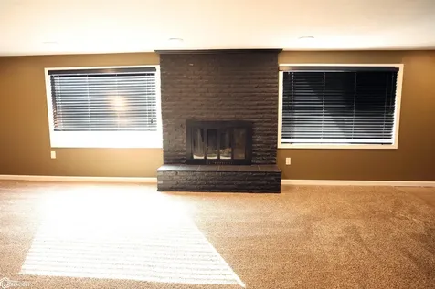 2212 Carbonado Road Oskaloosa IA 52577