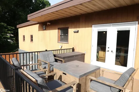 2212 Carbonado Road Oskaloosa IA 52577