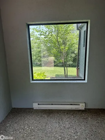 2212 Carbonado Road Oskaloosa IA 52577