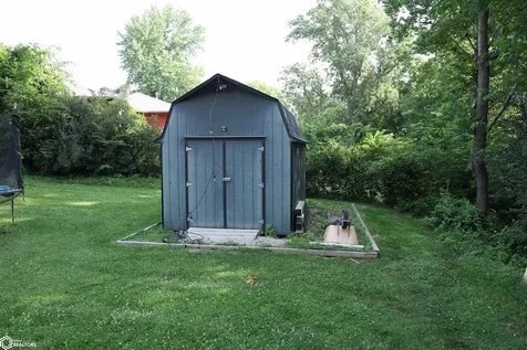 2212 Carbonado Road Oskaloosa IA 52577