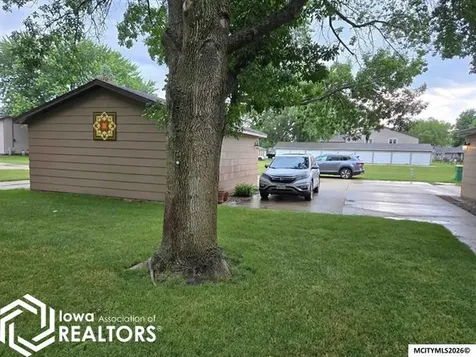 3409 Brandywine Road Mason City IA 50401