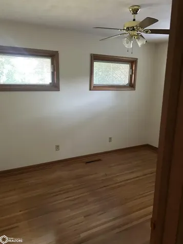 1210 J Avenue E Oskaloosa IA 52577