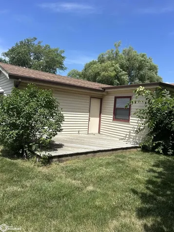 1210 J Avenue E Oskaloosa IA 52577