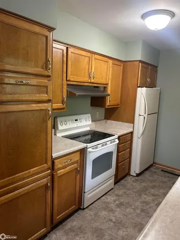 1210 J Avenue E Oskaloosa IA 52577