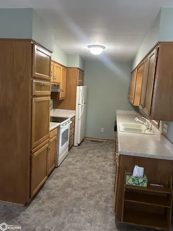 1210 J Avenue E Oskaloosa IA 52577