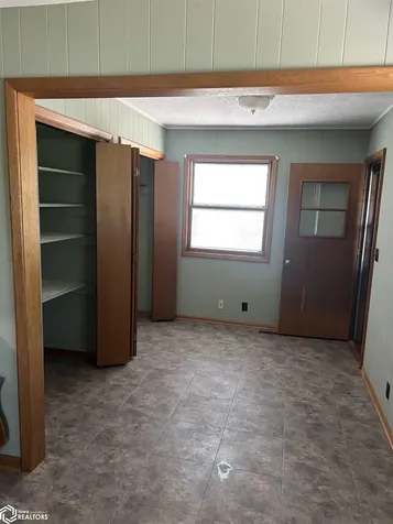1210 J Avenue E Oskaloosa IA 52577
