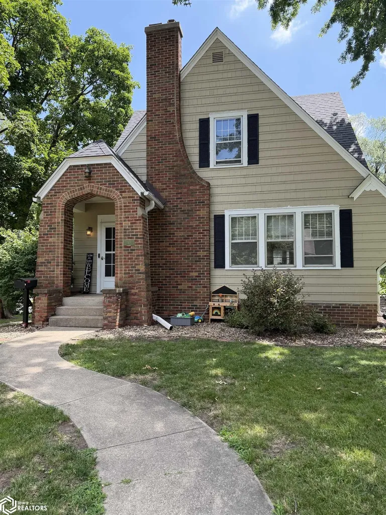 212 N 9th Street Oskaloosa IA 52577