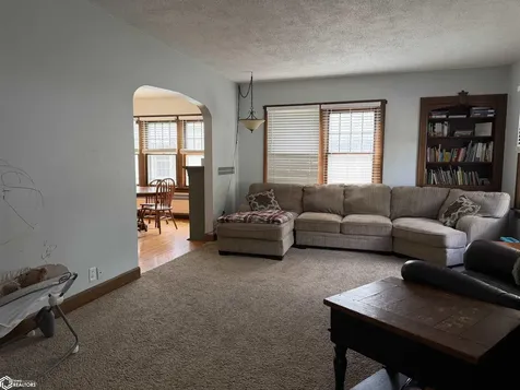 212 N 9th Street Oskaloosa IA 52577