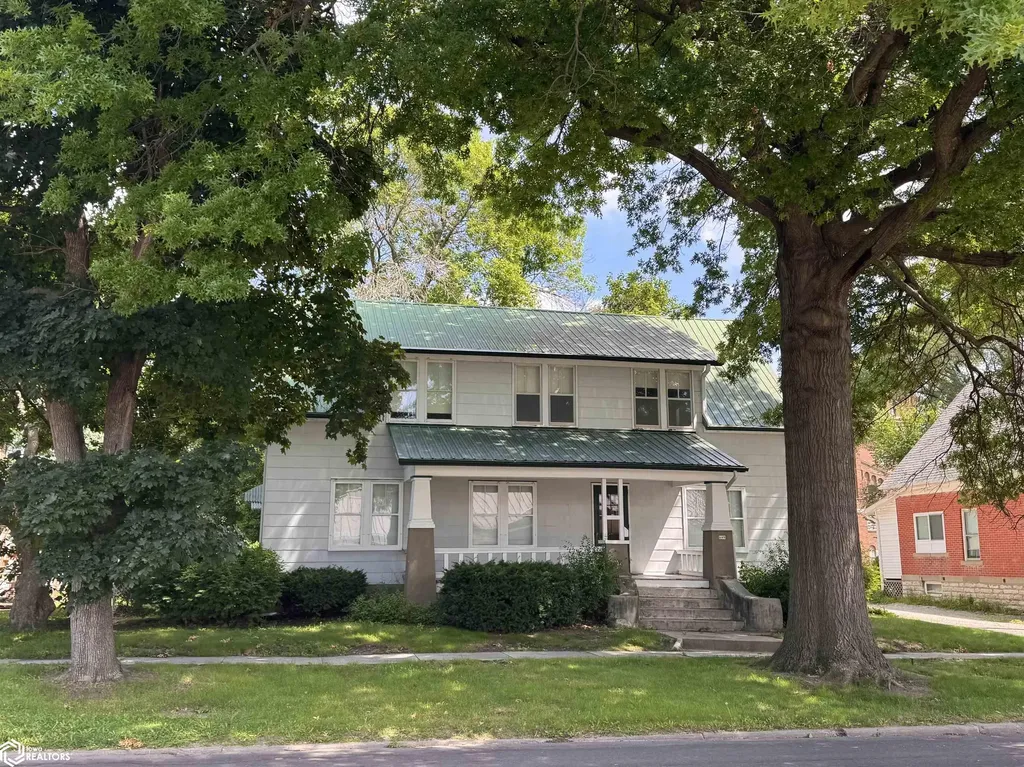 105 W Adams Avenue Fairfield IA 52556
