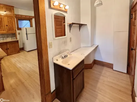 105 W Adams Avenue Fairfield IA 52556