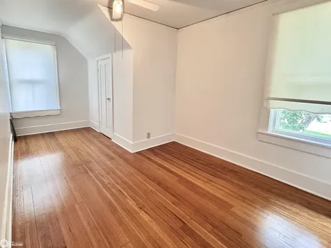 105 W Adams Avenue Fairfield IA 52556