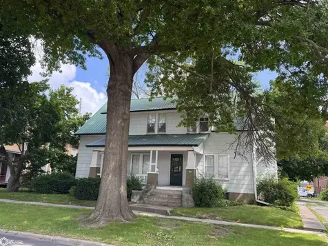 105 W Adams Avenue Fairfield IA 52556