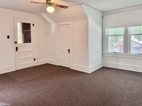 105 W Adams Avenue Fairfield IA 52556