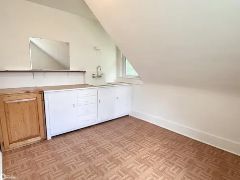 105 W Adams Avenue Fairfield IA 52556