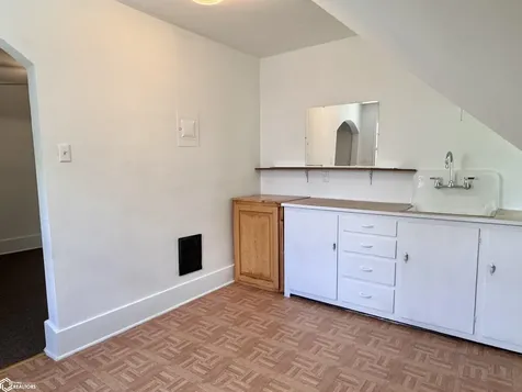 105 W Adams Avenue Fairfield IA 52556