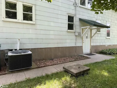 105 W Adams Avenue Fairfield IA 52556