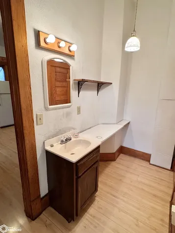 105 W Adams Avenue Fairfield IA 52556