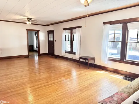 105 W Adams Avenue Fairfield IA 52556