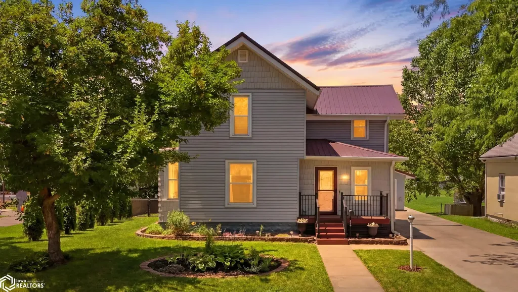 525 S Marion Avenue Washington IA 52353